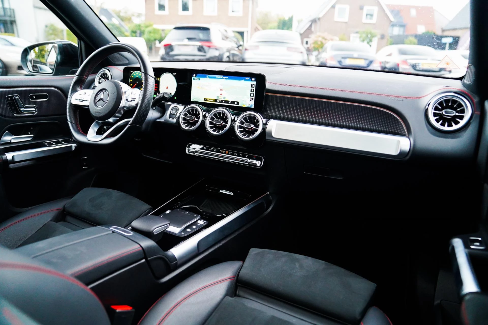 Hoofdafbeelding Mercedes-Benz EQB