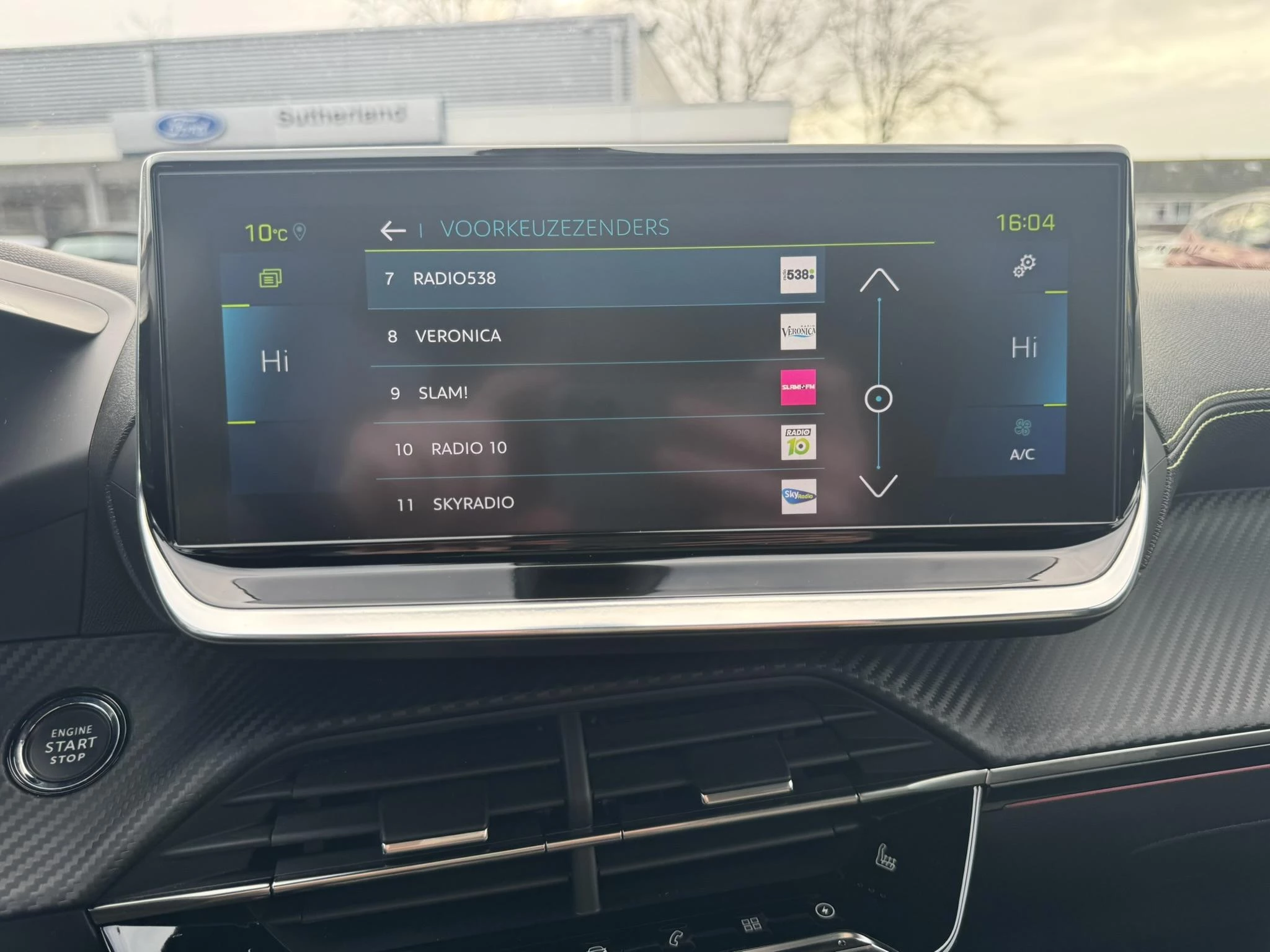 Hoofdafbeelding Peugeot e-2008