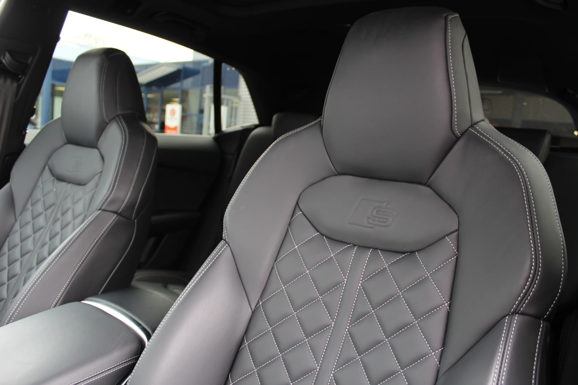 Hoofdafbeelding Audi Q8