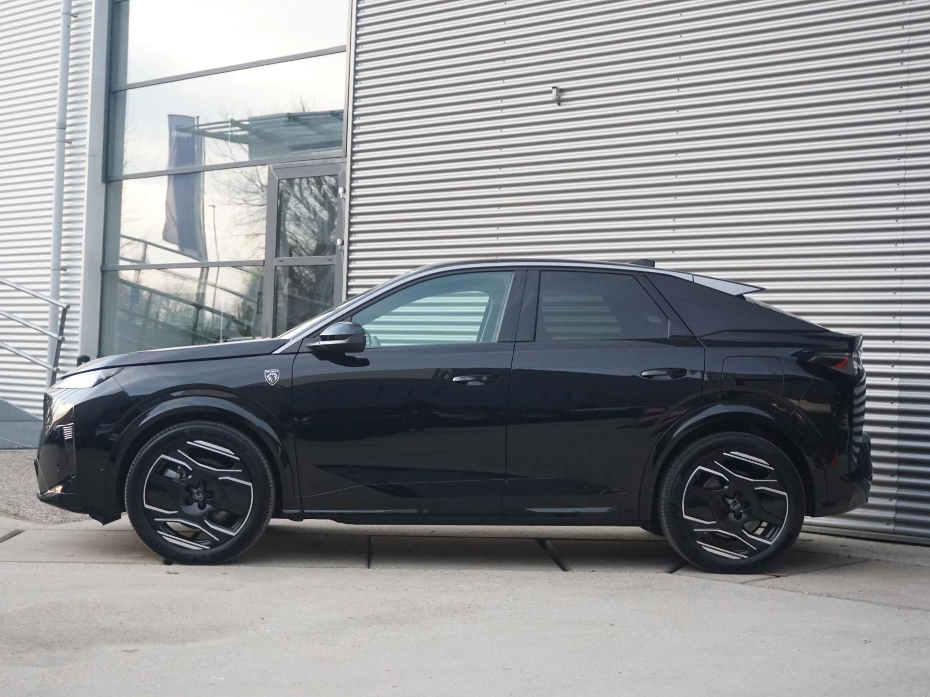 Hoofdafbeelding Peugeot e-3008