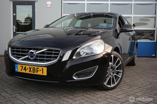 Volvo V60 1.6 T3 Summum XENON/LEDER/PDC/ECC/NAP