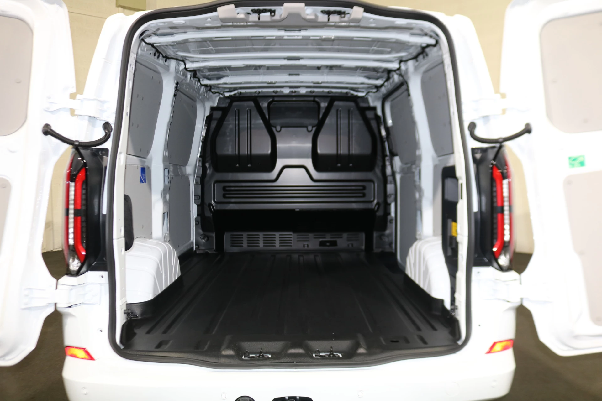 Hoofdafbeelding Ford E-Transit Custom