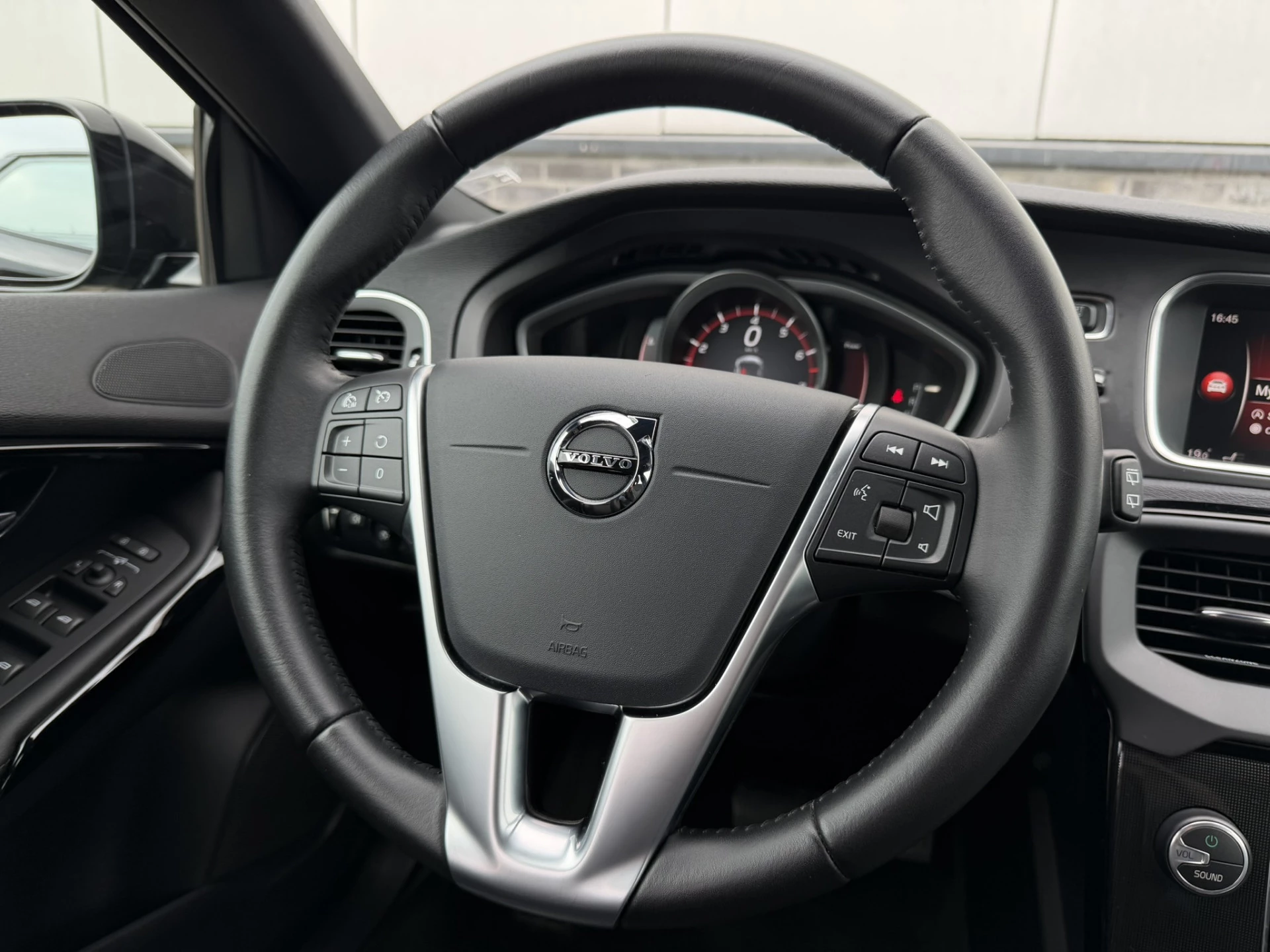 Hoofdafbeelding Volvo V40