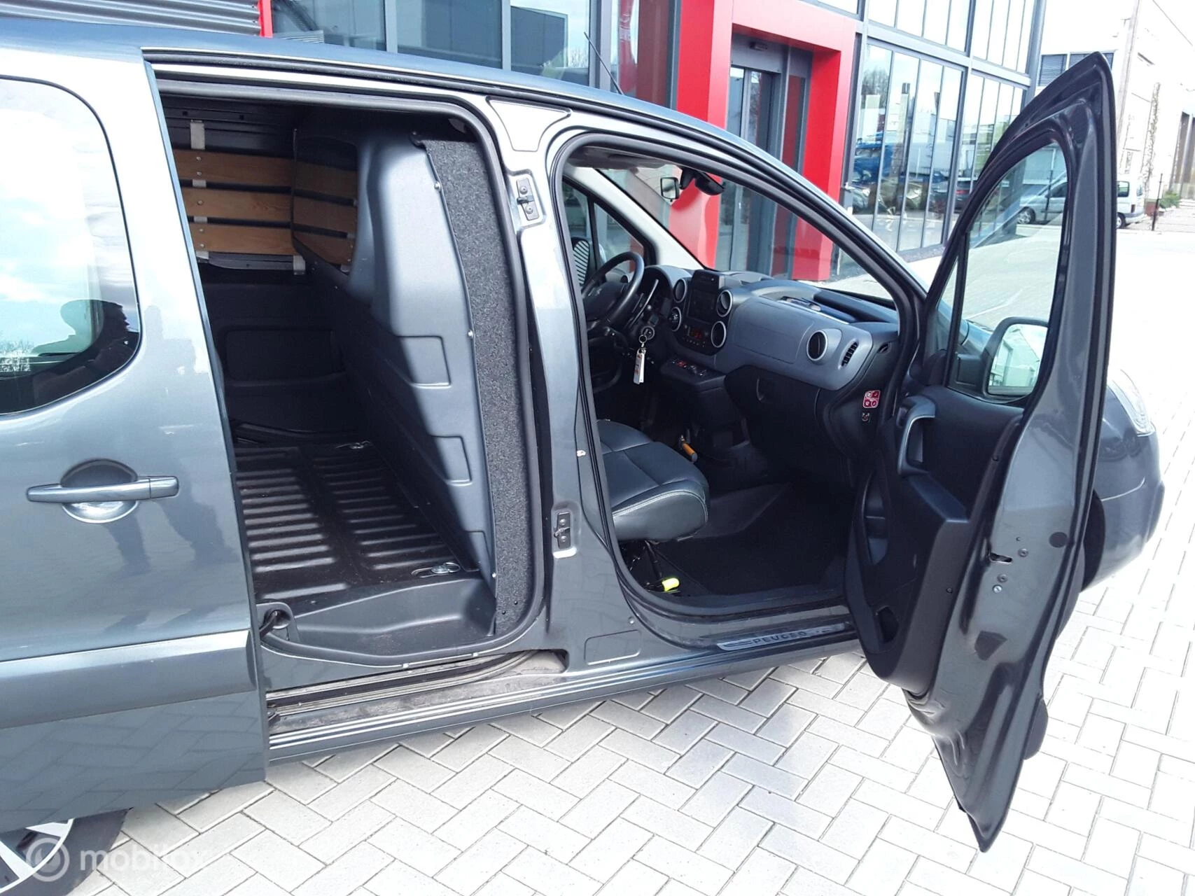 Hoofdafbeelding Peugeot Partner