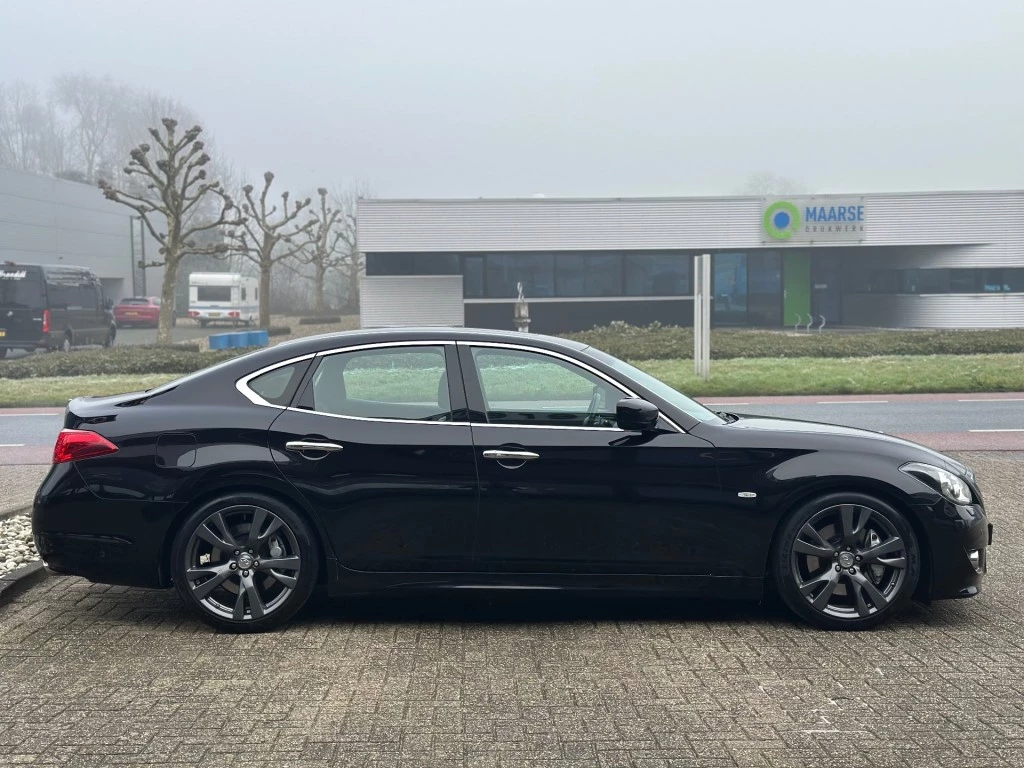 Hoofdafbeelding Infiniti M