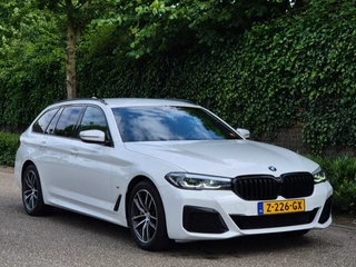 BMW 5-serie Touring 530e M Sport LED CarPlay Elek. Stoelen 100% dealer onderhouden 530e Business Edition Plus