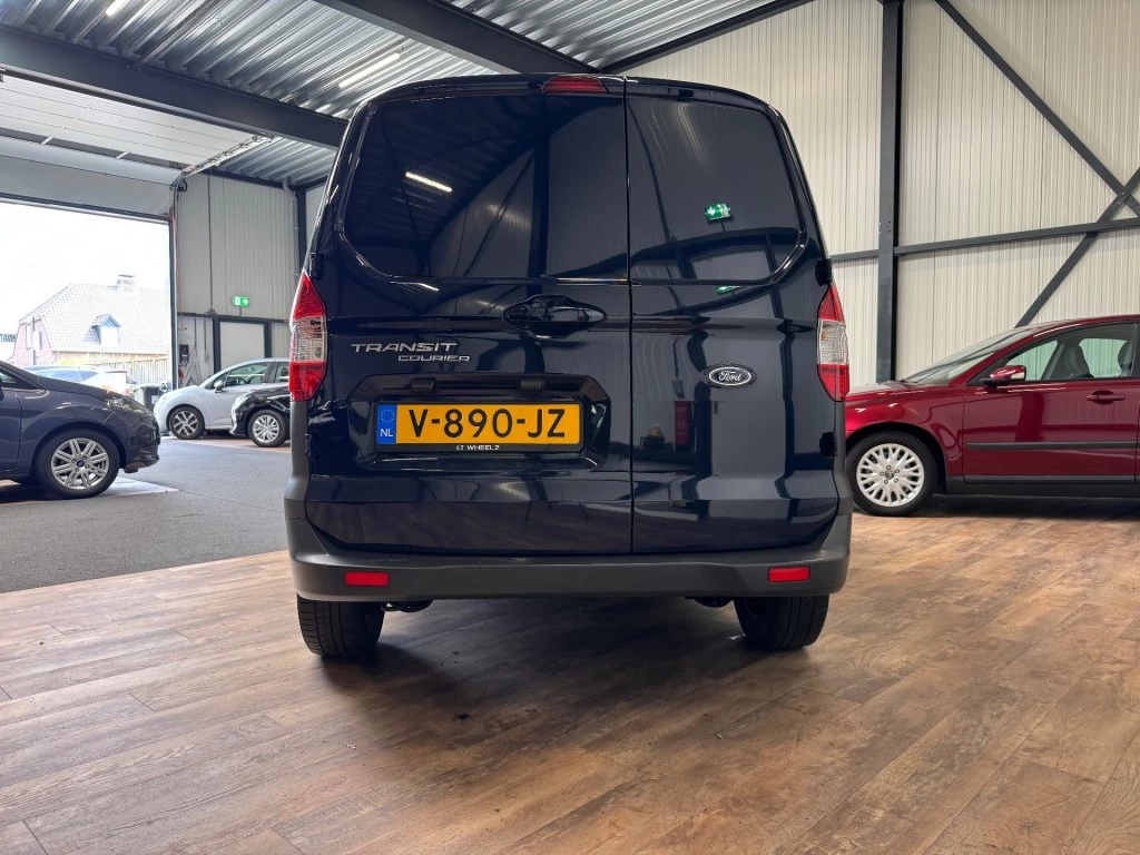 Hoofdafbeelding Ford Transit Courier