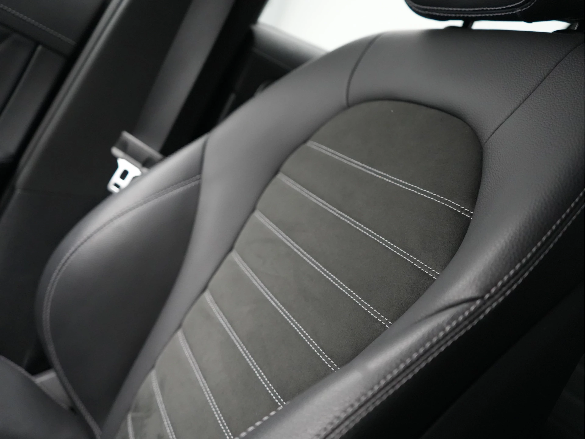 Hoofdafbeelding Mercedes-Benz EQC