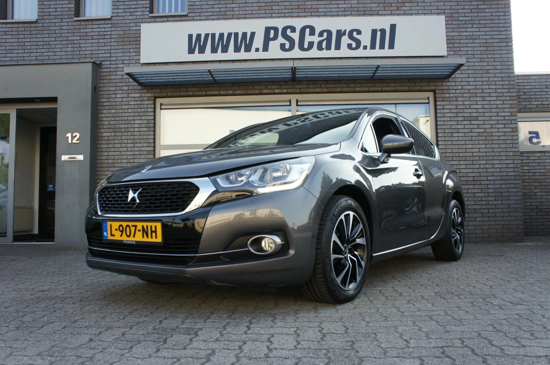 Hoofdafbeelding DS DS 4