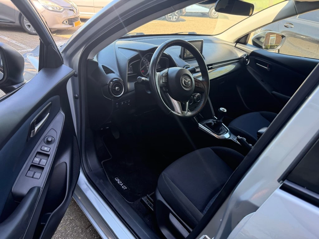 Hoofdafbeelding Mazda 2