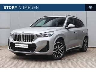 BMW X1 xDrive25e M Sport Automaat / Panoramadak / Trekhaak / Sportstoelen / Head-Up / Comfort Access / Adaptieve LED / Parking Assistant Plus / M Adaptief onderstel