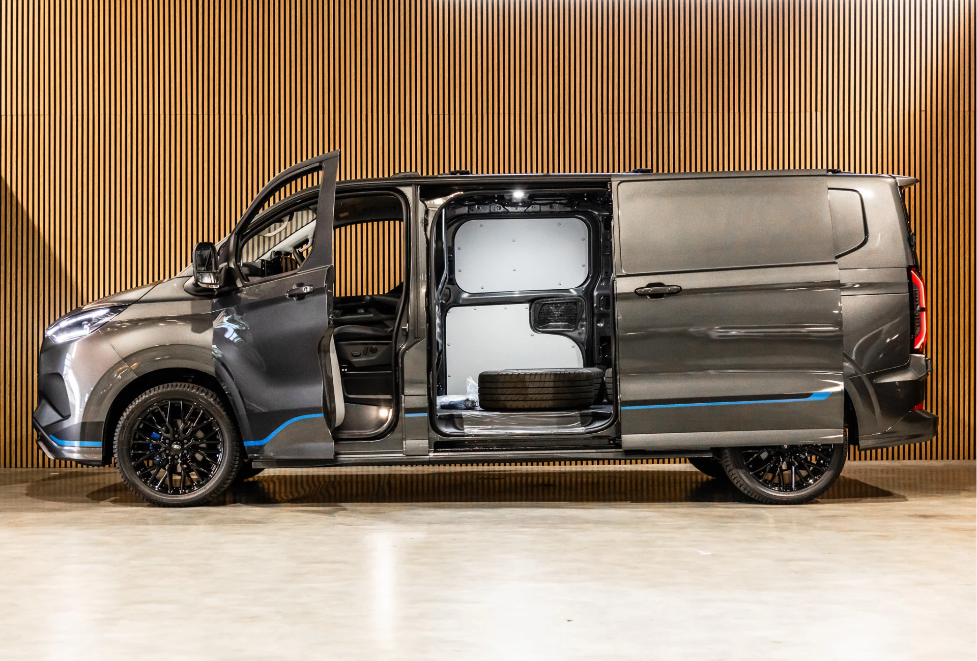 Hoofdafbeelding Ford E-Transit Custom