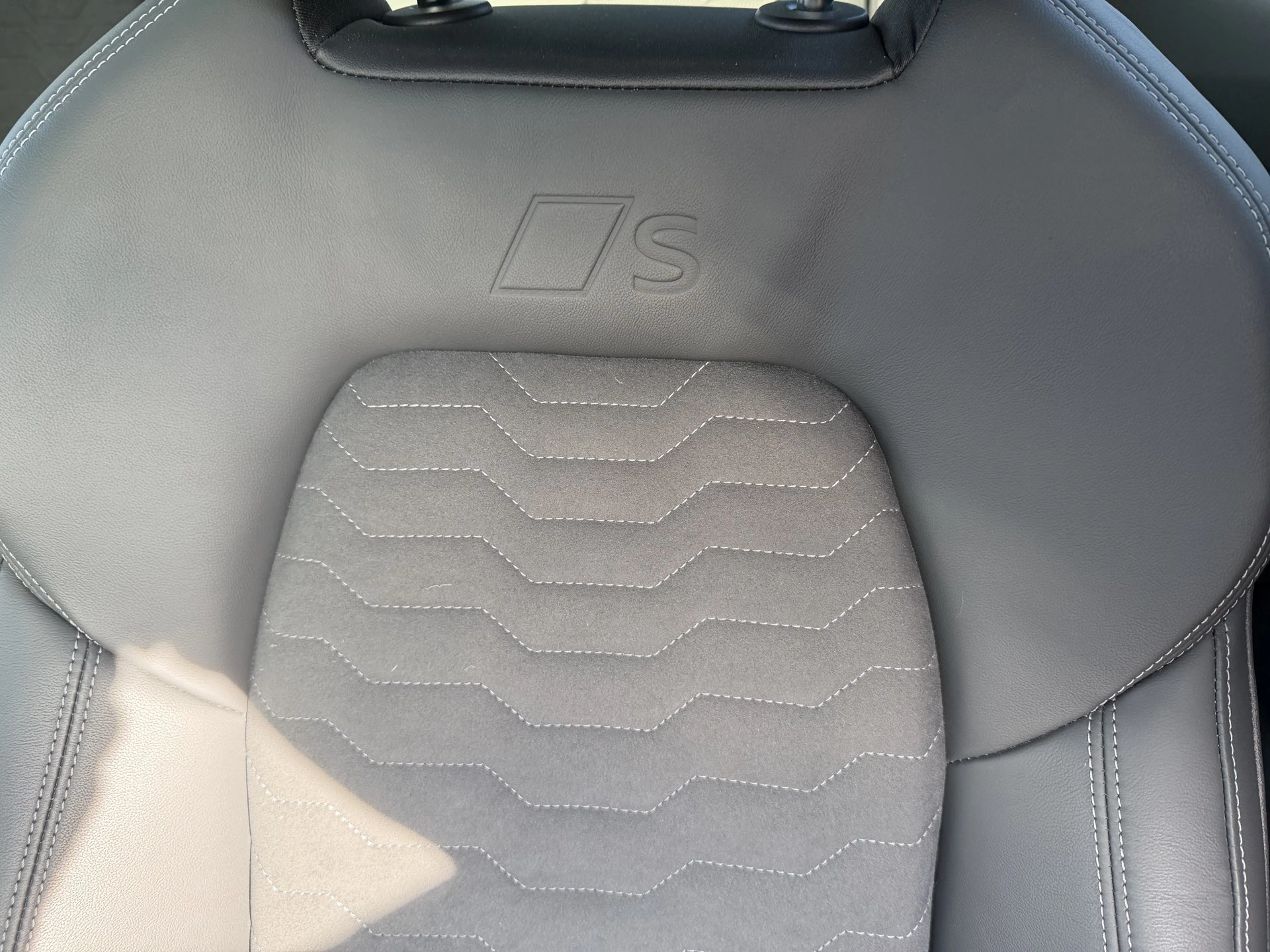 Hoofdafbeelding Audi A6 Avant e-tron