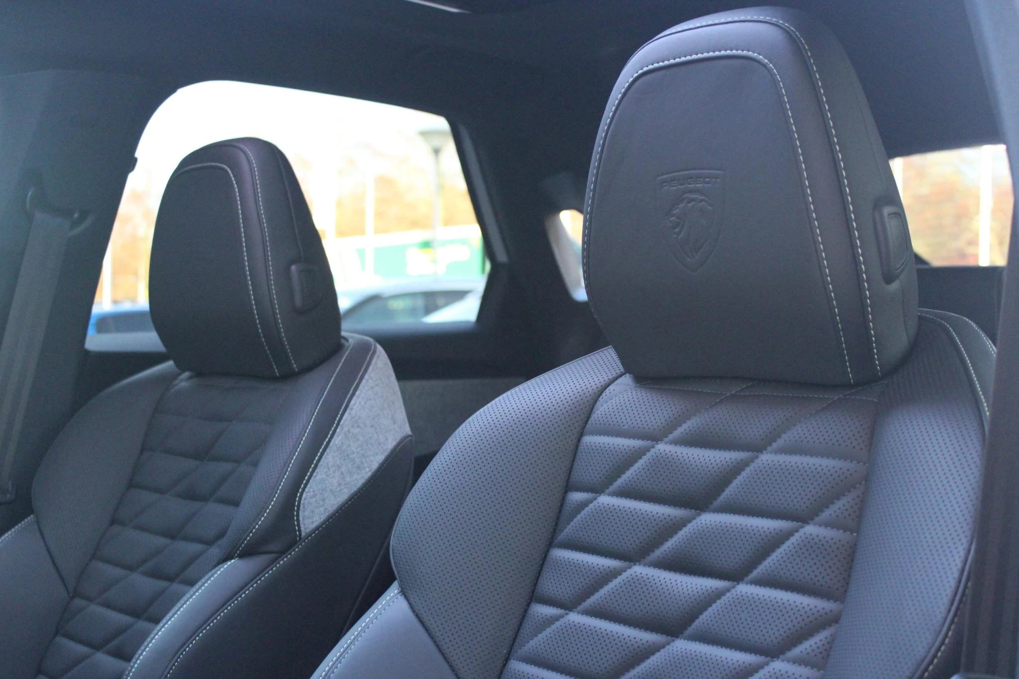 Hoofdafbeelding Peugeot e-3008