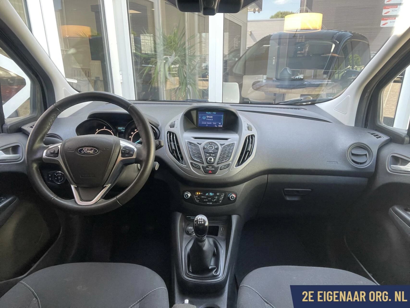 Hoofdafbeelding Ford Transit Courier