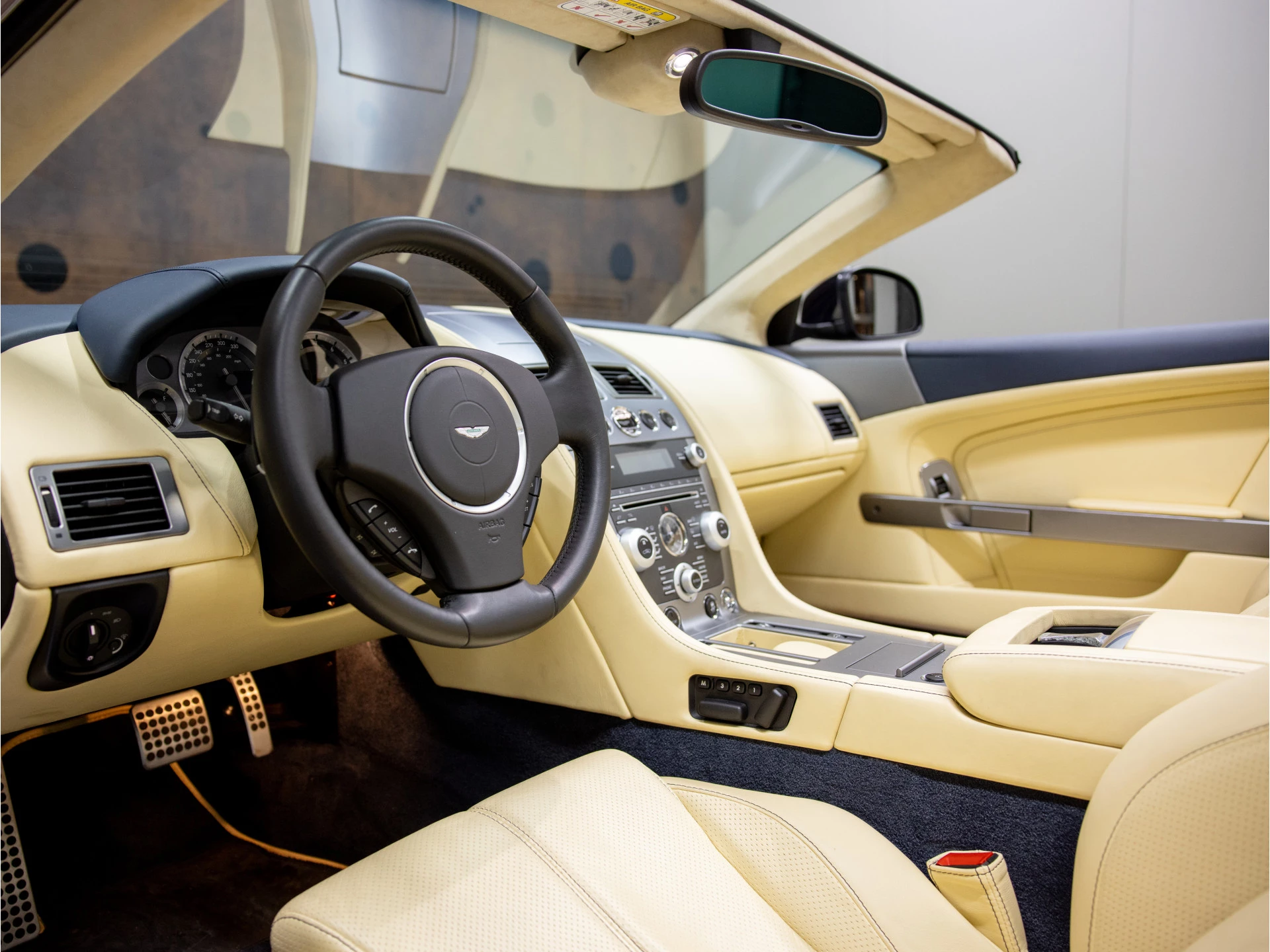 Hoofdafbeelding Aston Martin DB9