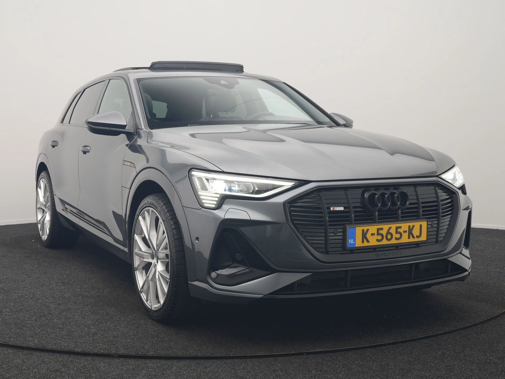 Hoofdafbeelding Audi e-tron