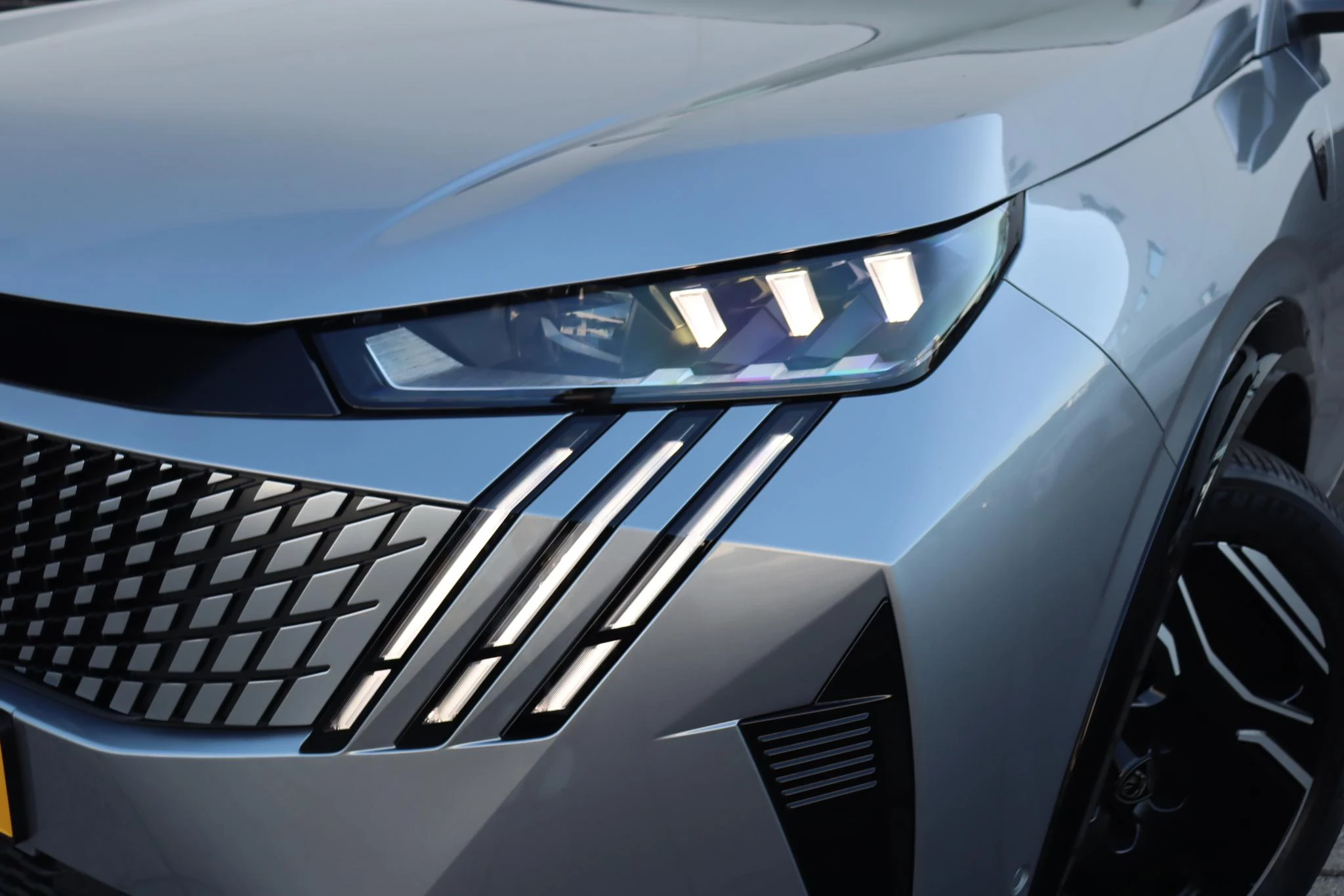 Hoofdafbeelding Peugeot e-5008