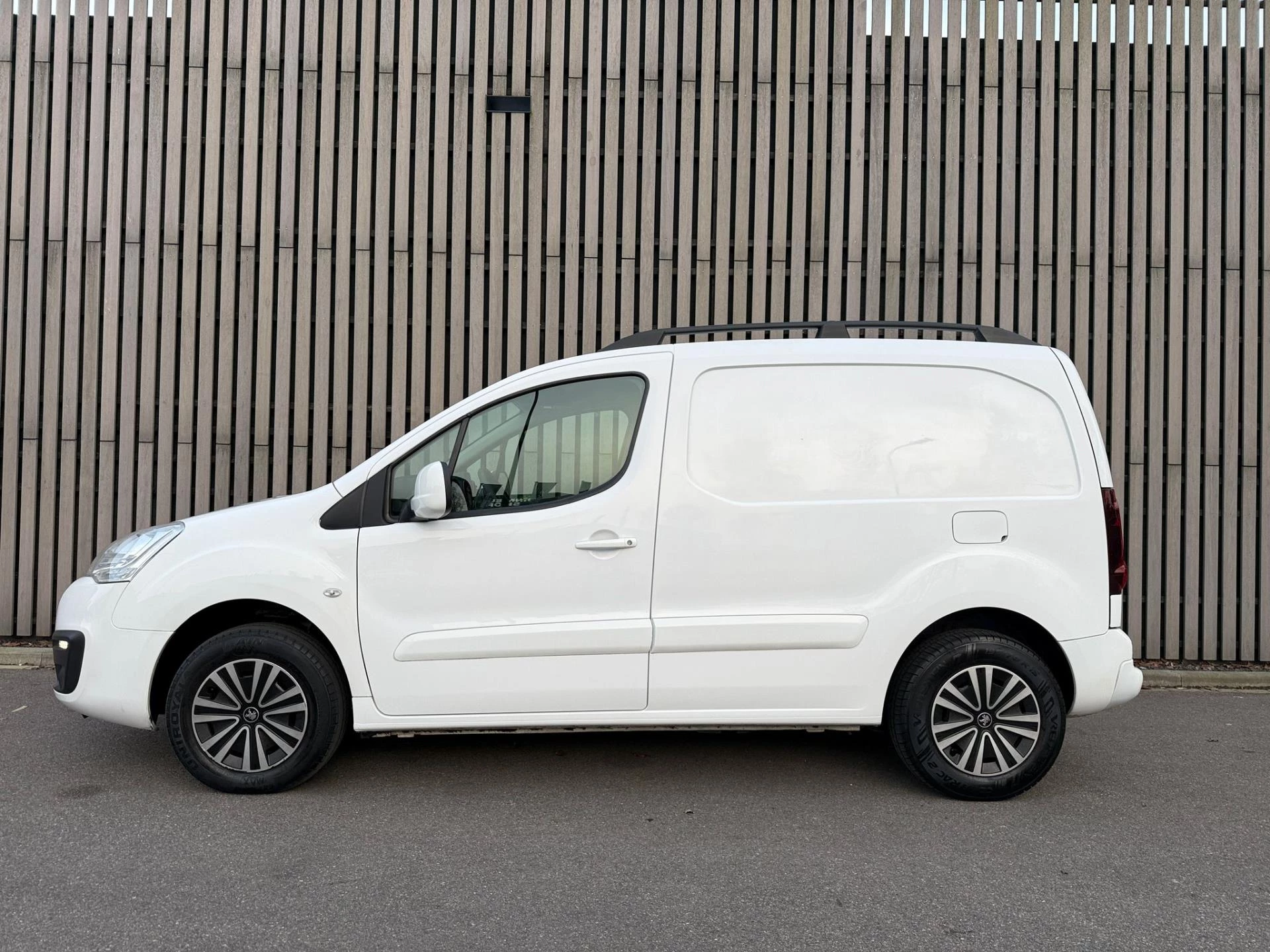 Hoofdafbeelding Peugeot e-Partner