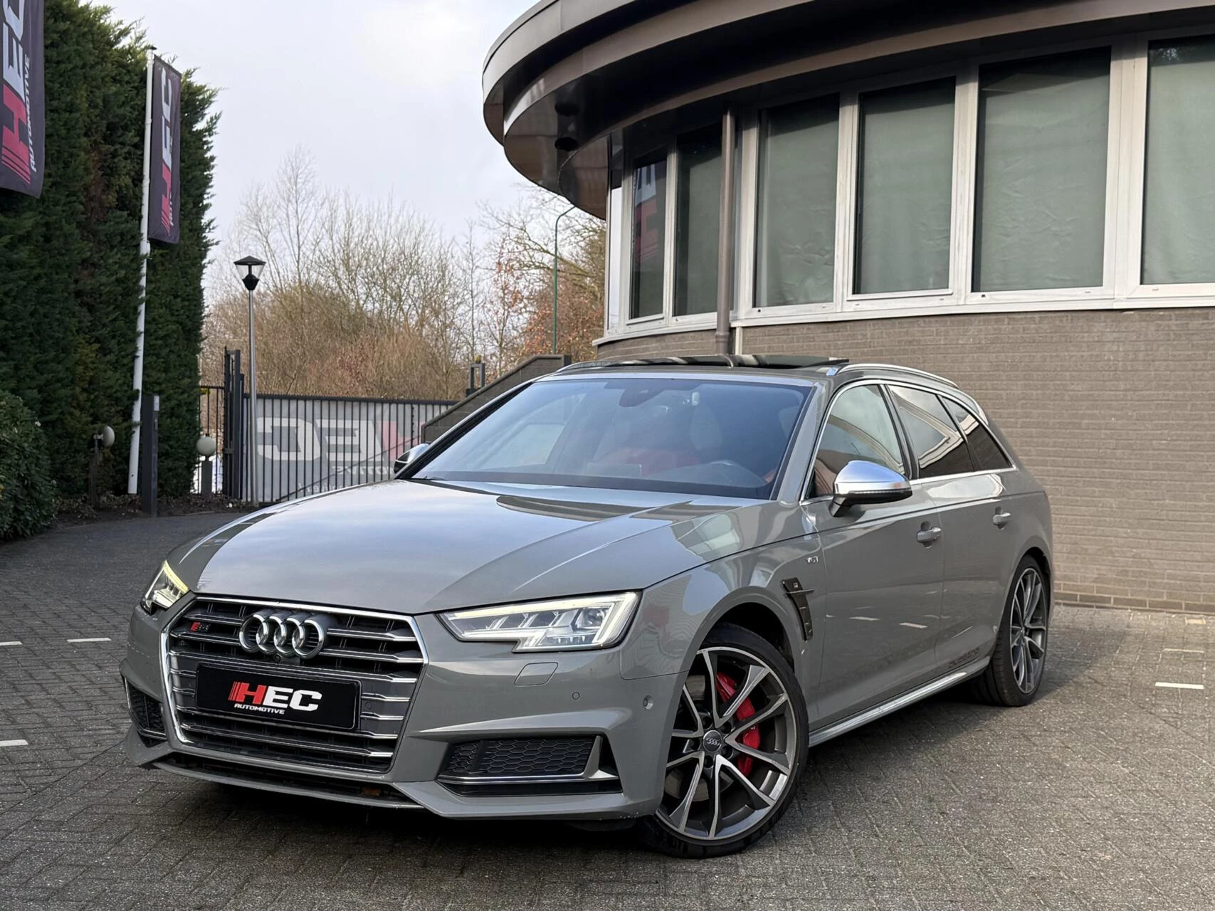 Hoofdafbeelding Audi S4