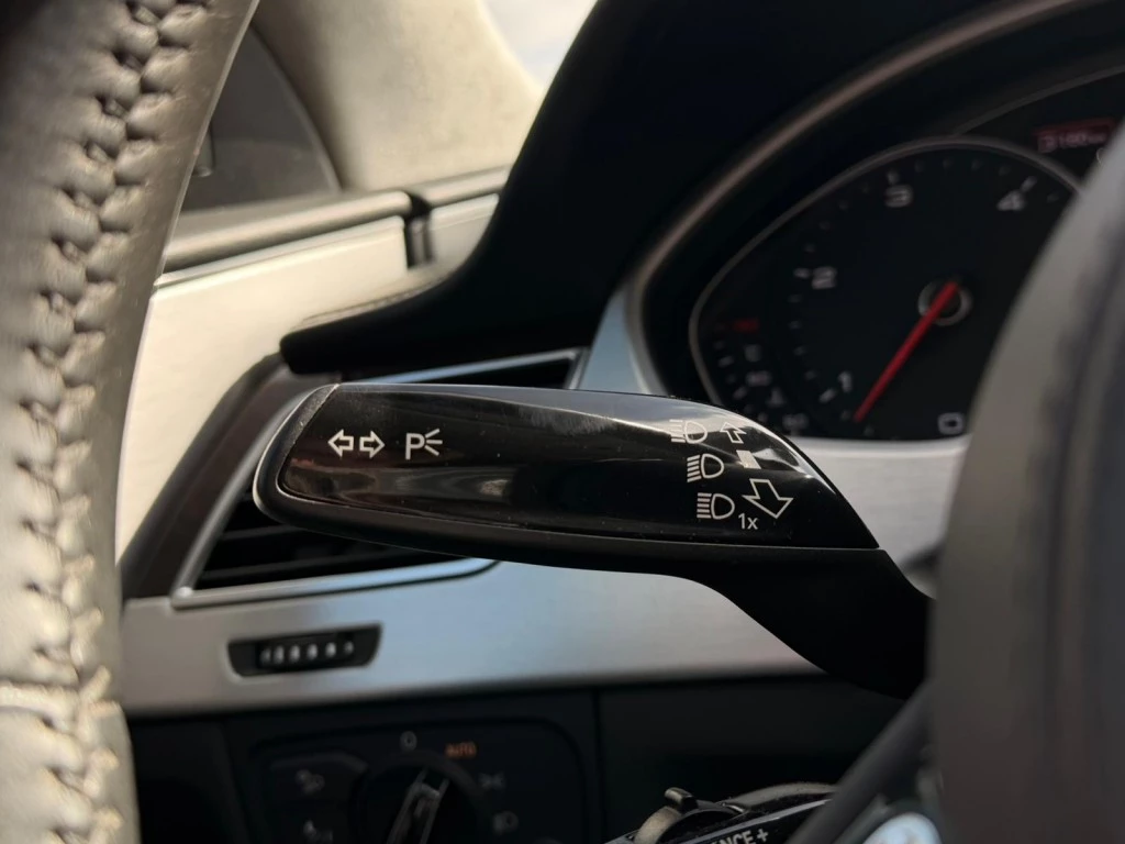 Hoofdafbeelding Audi A8