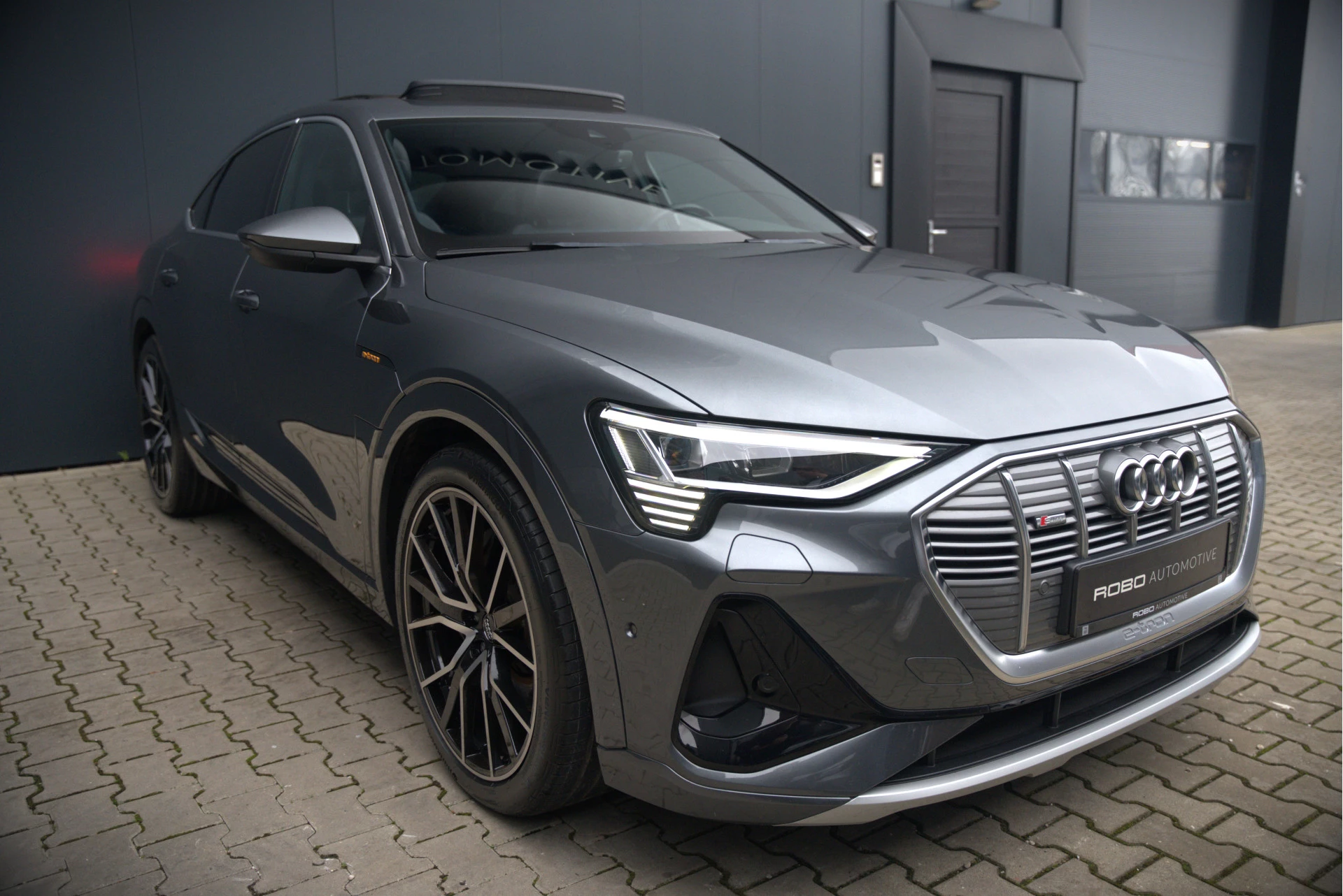 Hoofdafbeelding Audi e-tron