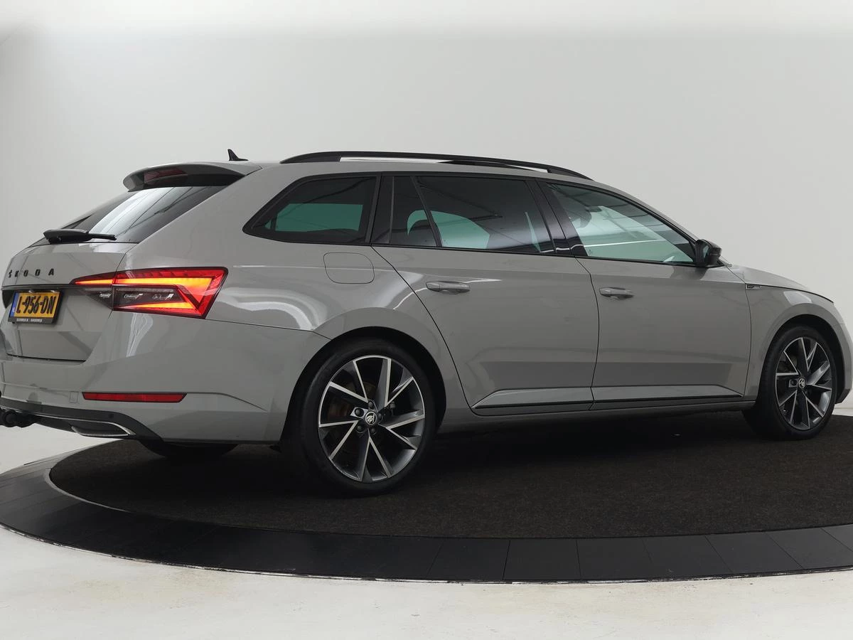 Hoofdafbeelding Škoda Superb
