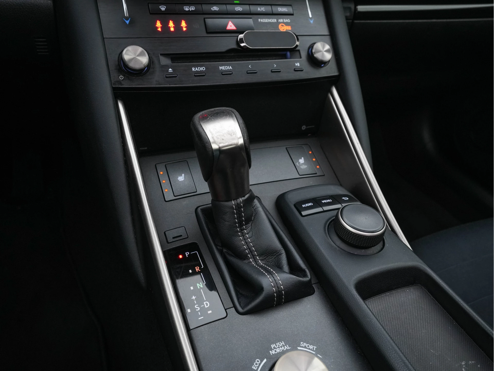 Hoofdafbeelding Lexus IS