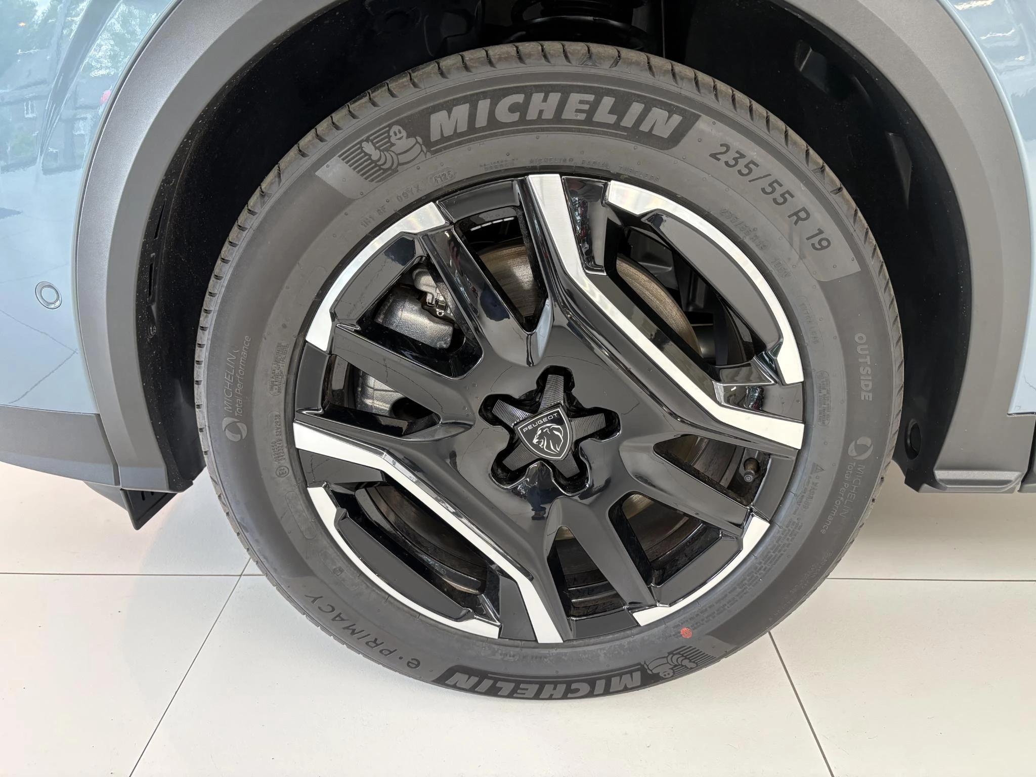 Hoofdafbeelding Peugeot e-5008