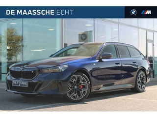 BMW i5 eDrive40 M Sport / Panoramadak / Trekhaak / Stoelventilatie / Parking Assistant Plus / Adaptieve LED / Comfort Access