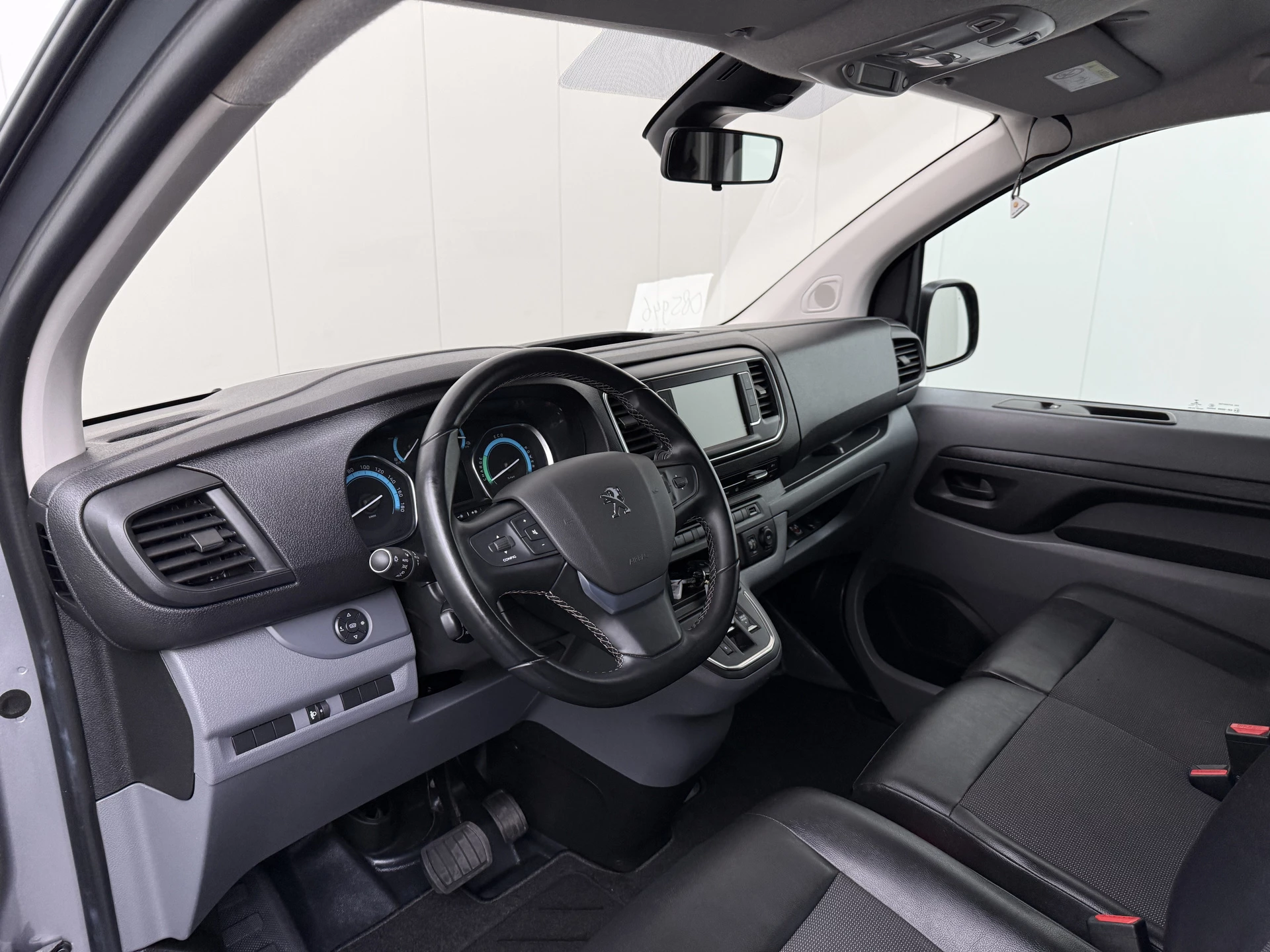 Hoofdafbeelding Peugeot e-Expert
