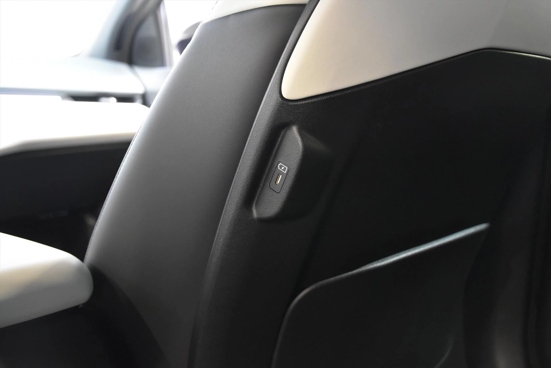 Hoofdafbeelding Kia EV4