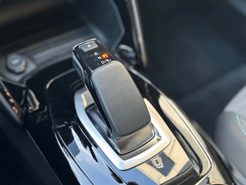 Hoofdafbeelding Peugeot e-2008