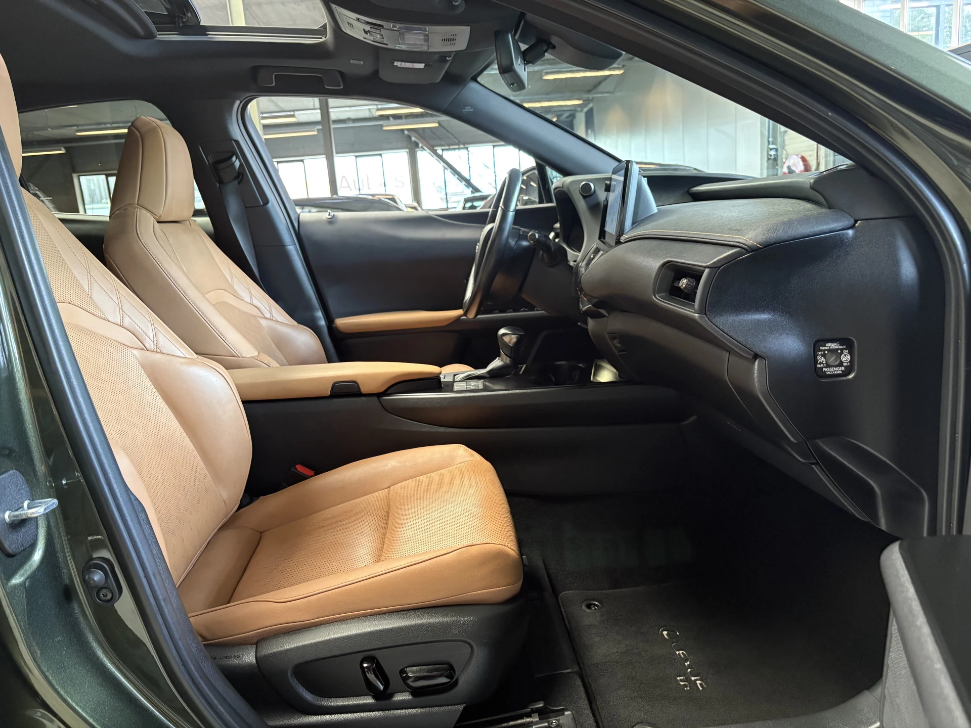 Hoofdafbeelding Lexus UX
