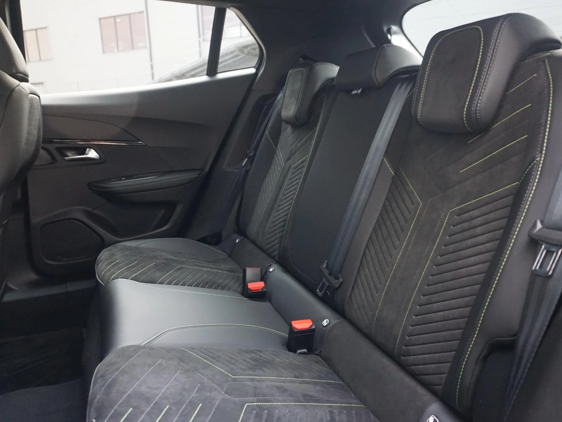 Hoofdafbeelding Peugeot e-2008