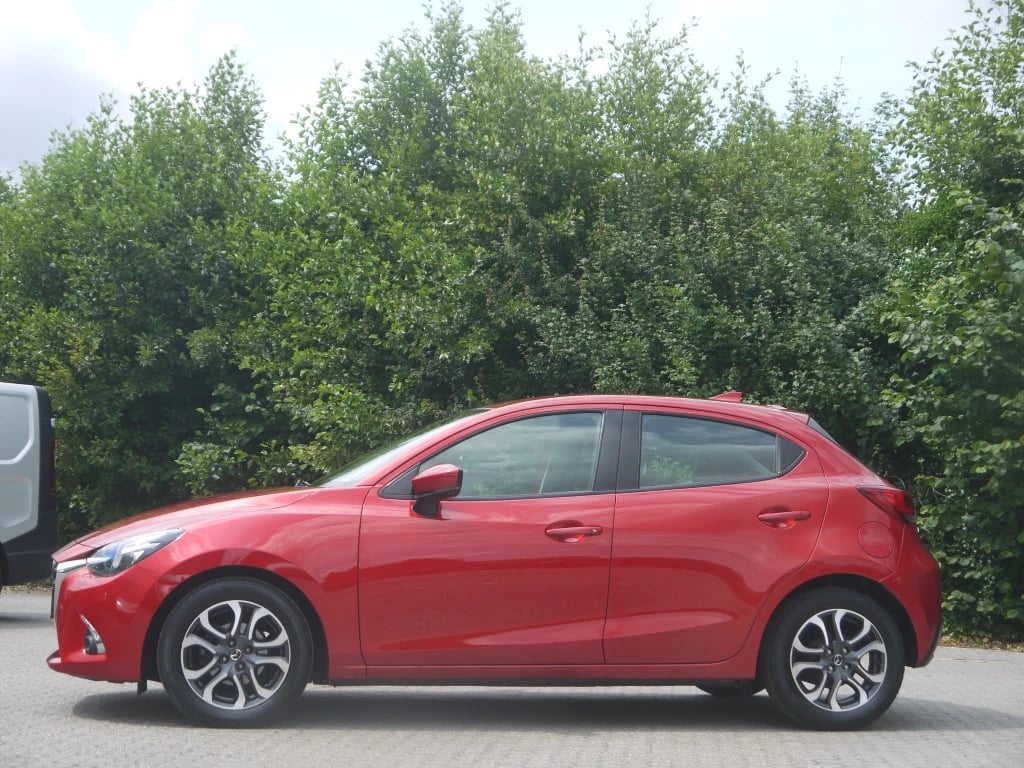 Hoofdafbeelding Mazda 2