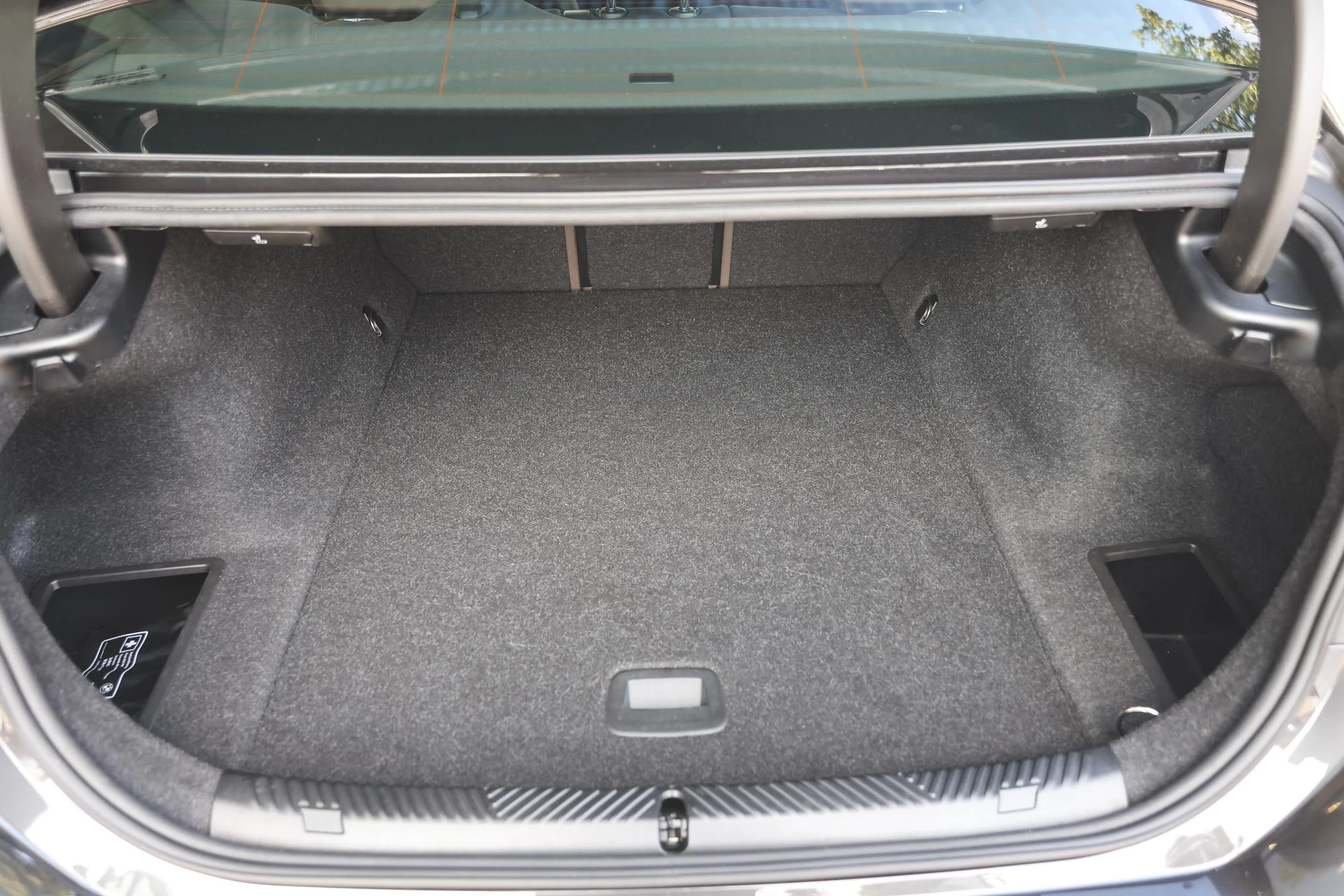 Hoofdafbeelding BMW i5