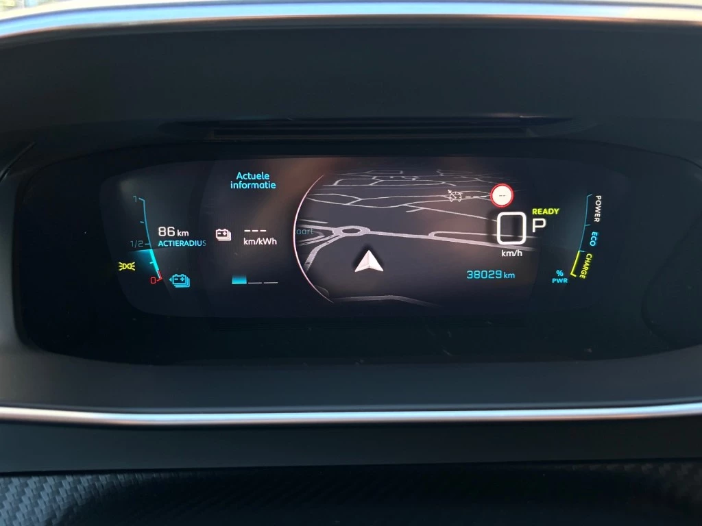 Hoofdafbeelding Peugeot e-2008