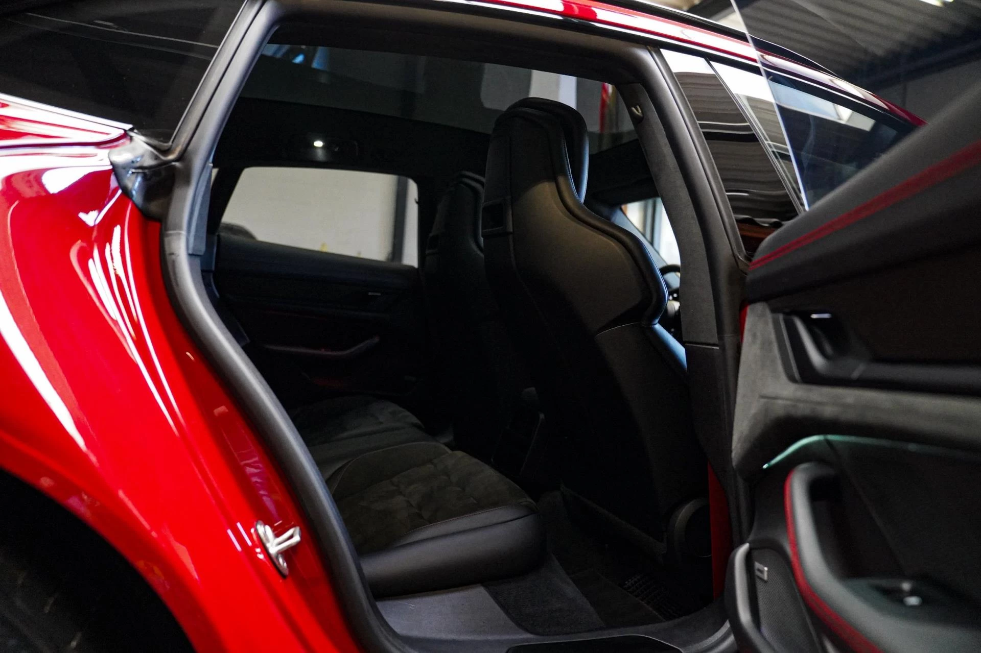 Hoofdafbeelding Porsche Taycan