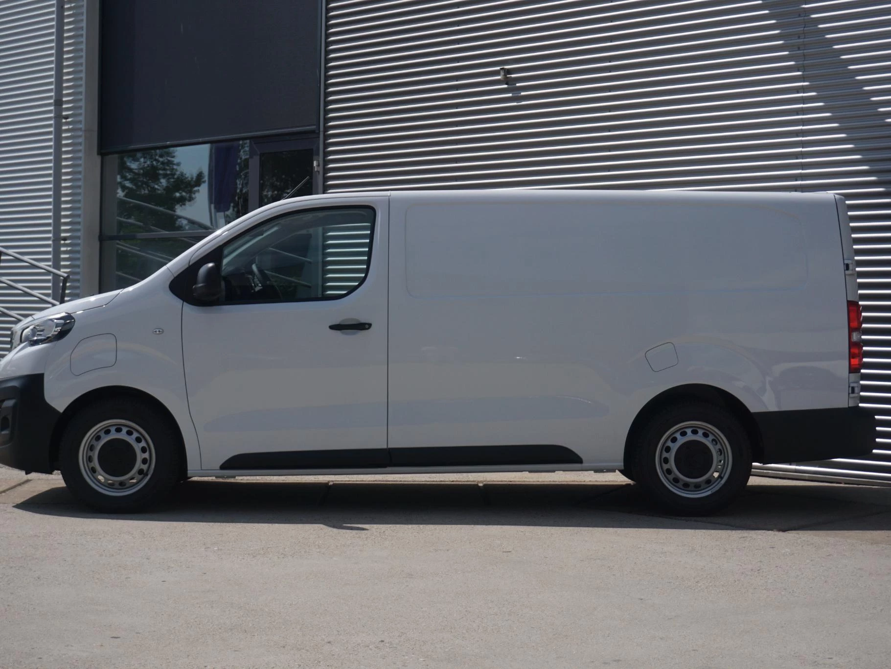 Hoofdafbeelding Peugeot e-Expert