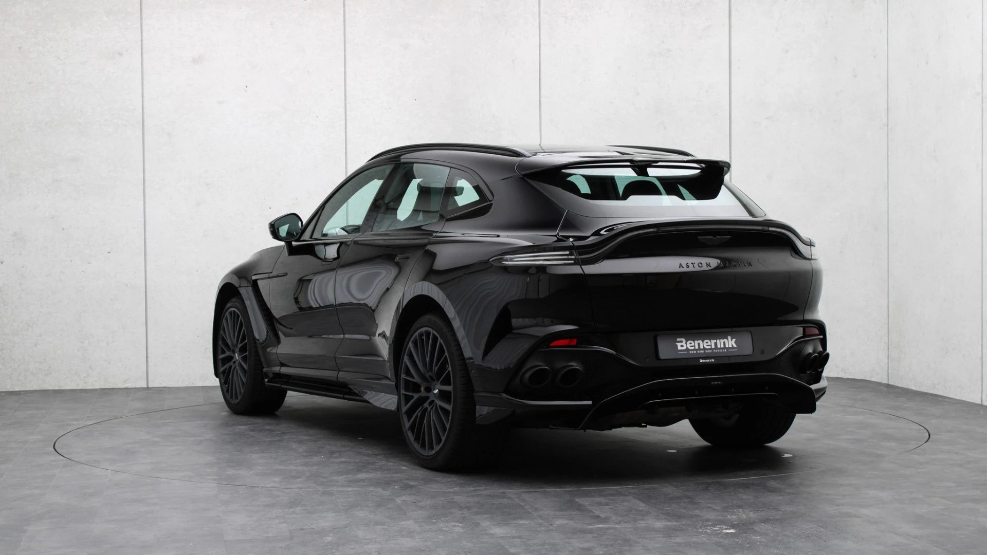 Hoofdafbeelding Aston Martin DBX