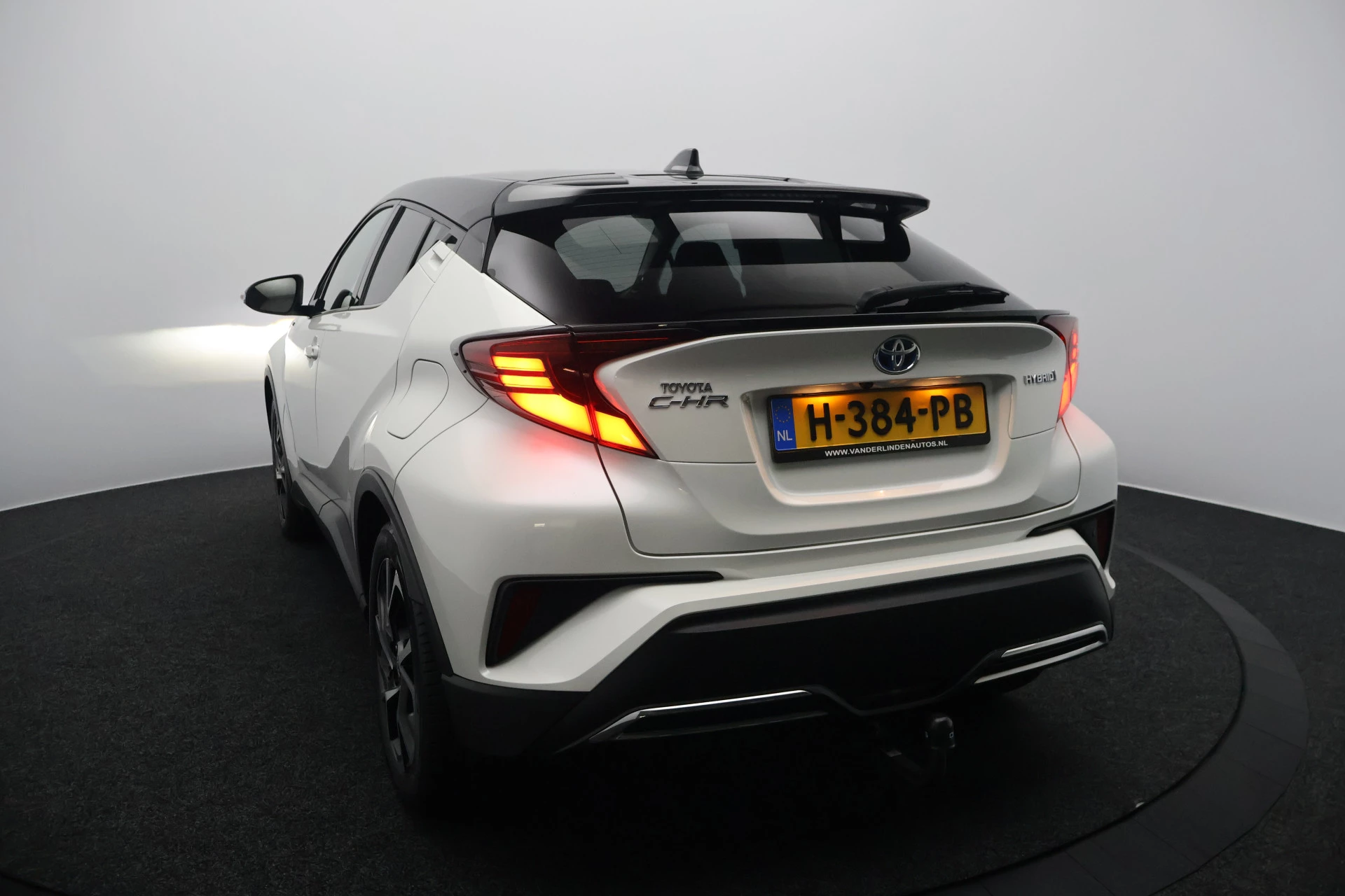 Hoofdafbeelding Toyota C-HR