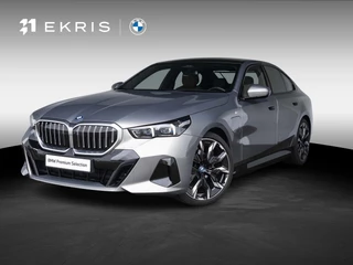 BMW 5 Serie Sedan 530e | M Sportpakket | Glazen Panoramadak | Stuur- en stoelverwarming | Trekhaak Elektrisch | Harman Kardon | Leder