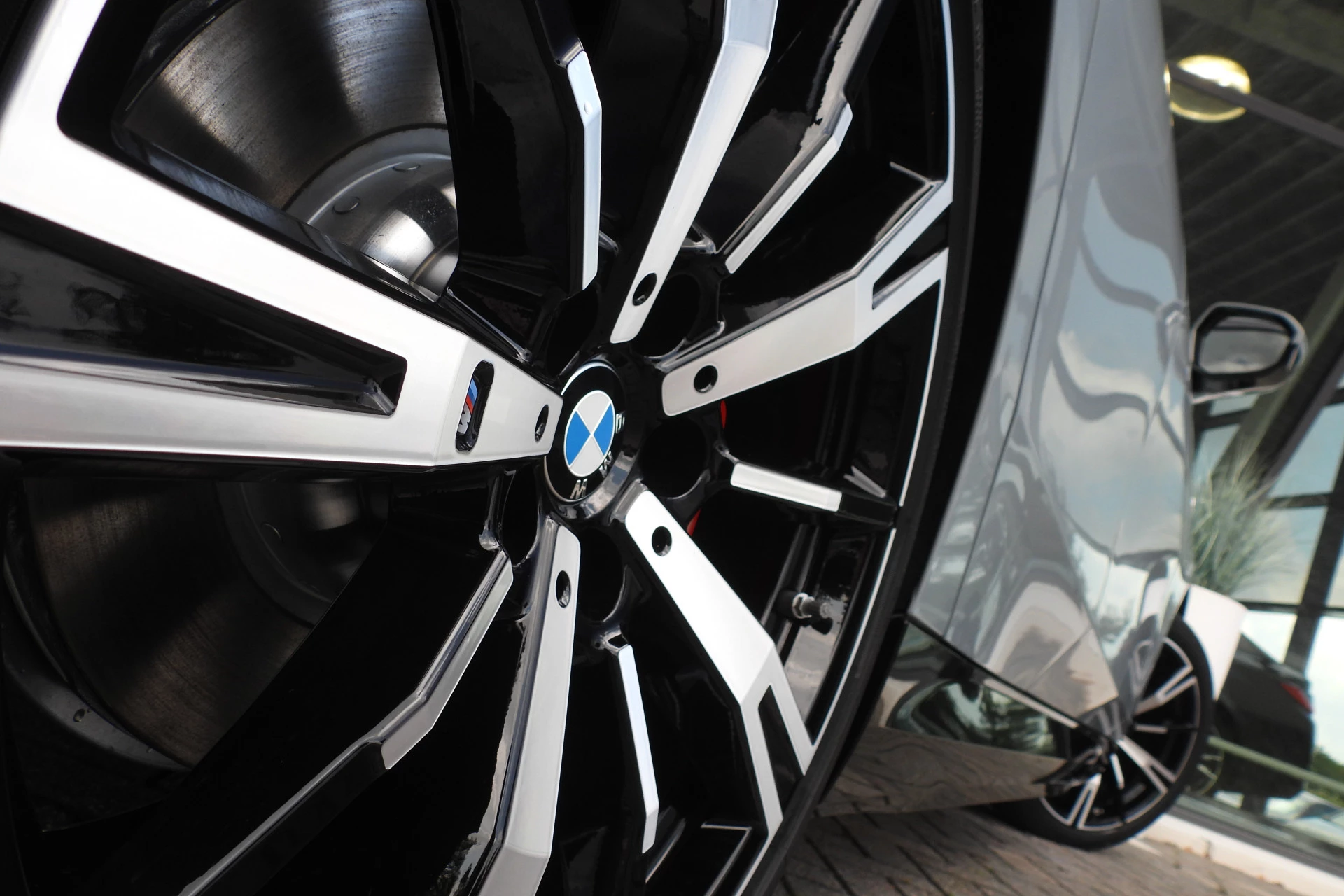 Hoofdafbeelding BMW i5