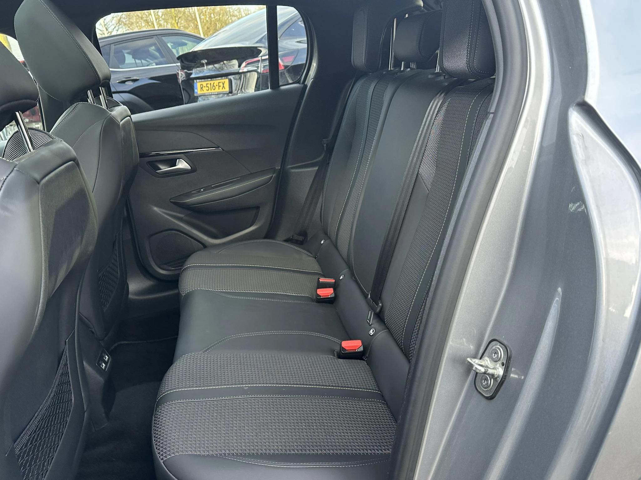 Hoofdafbeelding Peugeot e-208