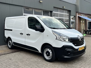 Renault Trafic 1.6 dCi T27 L1H1 122pk Airco Cruise controle Kastinrichting 3-Persoons Telefoonverbinding Parkeersensoren achter 1e eigenaar Euro 6