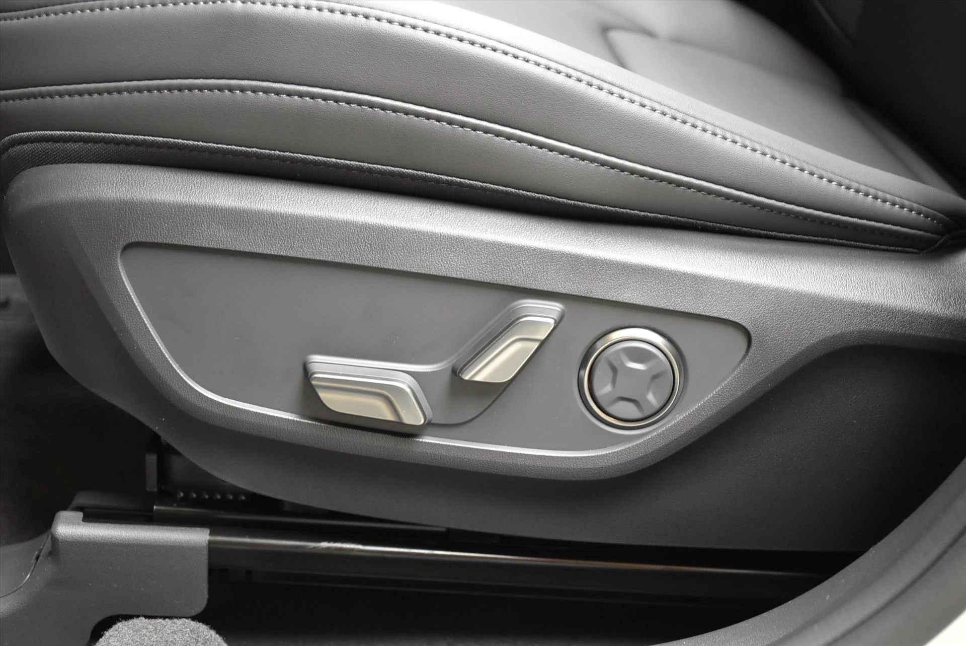 Hoofdafbeelding Kia EV5