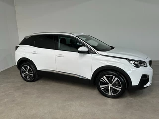 Peugeot 3008 Allure,130PK,Automaat,Keyless,Camera,dodehoek,18 inch,NAP