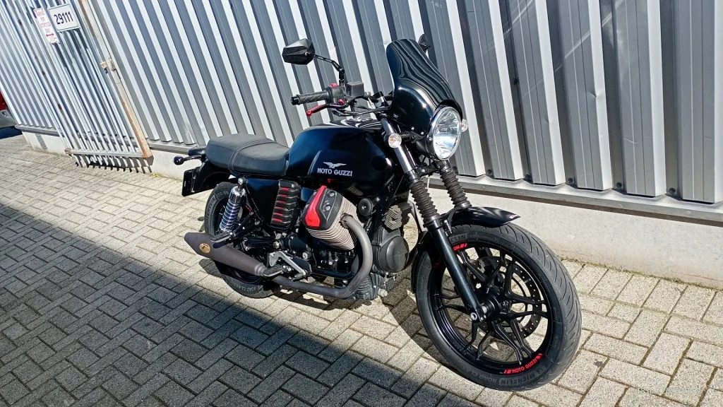 Hoofdafbeelding Moto Guzzi V7