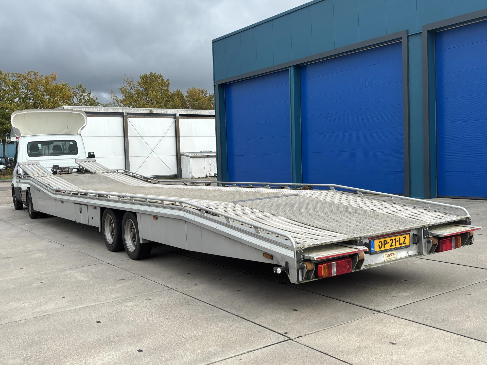 Hoofdafbeelding Iveco 40C18 3.0 180 PK Automaat Be Trekker + Autotransporter Tijhof voor 3 auto's